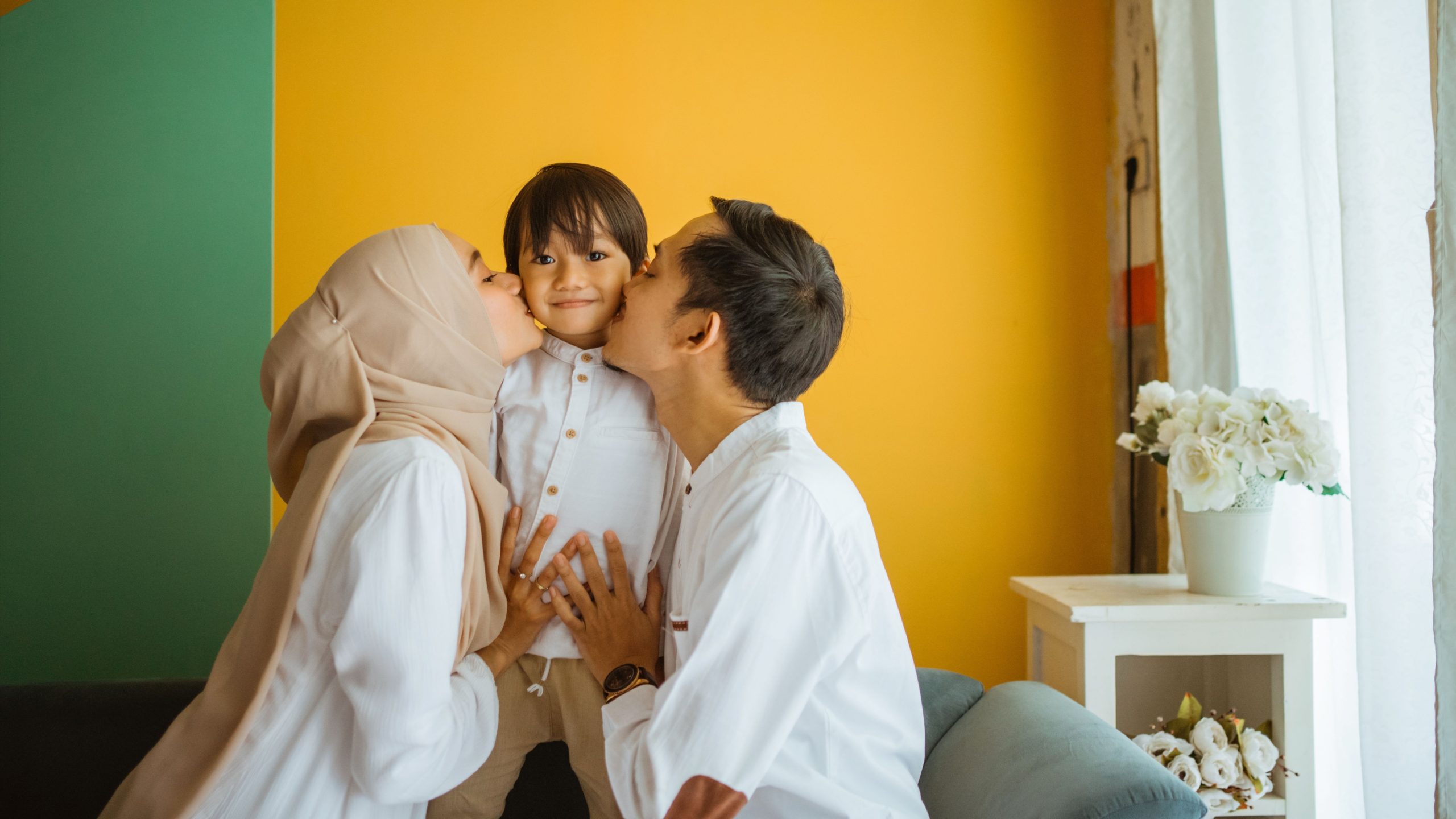 Keajaiban Bersedekah Kepada Anak Yatim